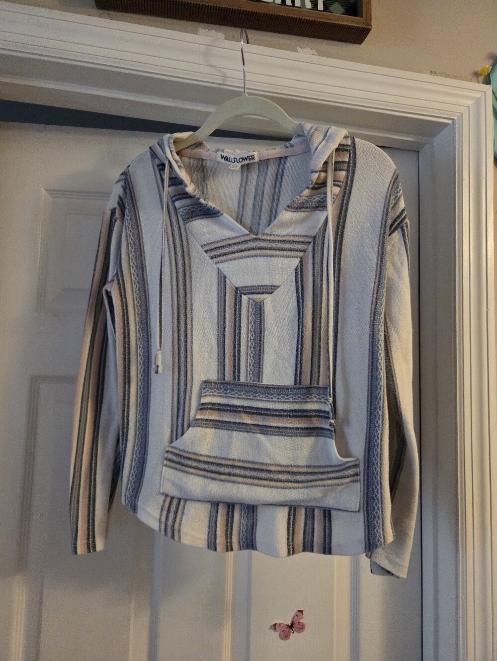 Wallflower medium m hoodie cream & blue stripe